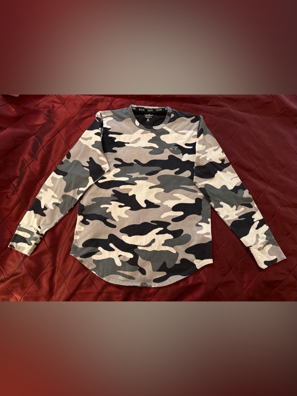 Hollister Women’s Long Sleeve Camo Crewneck - Black, Gray, White - Size M